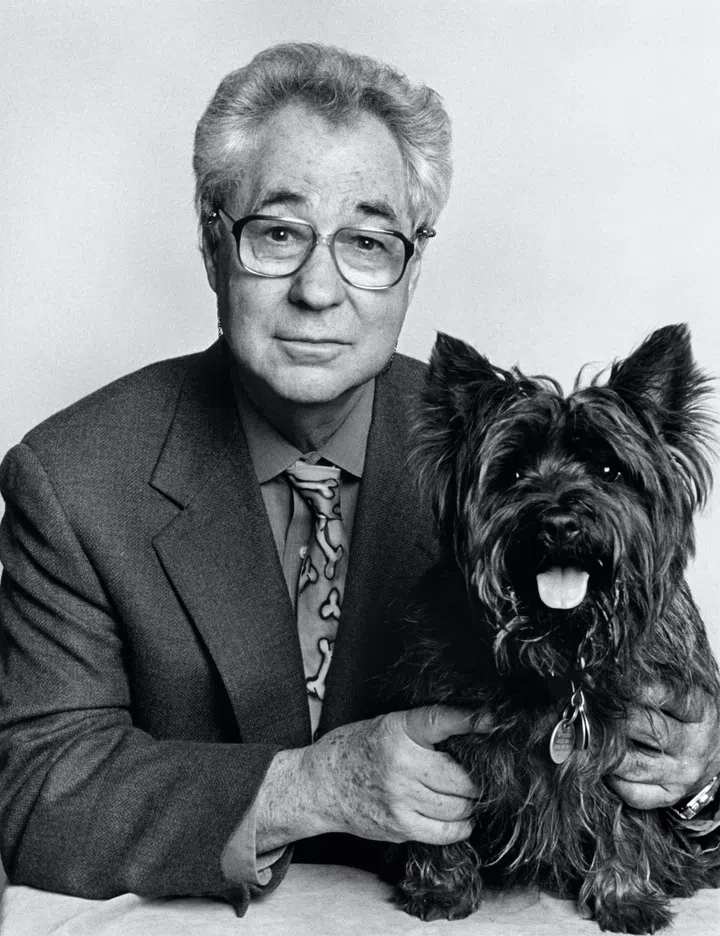 USA. New York City. 1999. American photographer Elliott ERWITT.