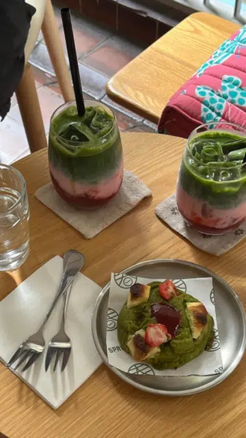 Strawberry Matcha Wooly's Bagels Spring Coffee Cheeky Cuppas