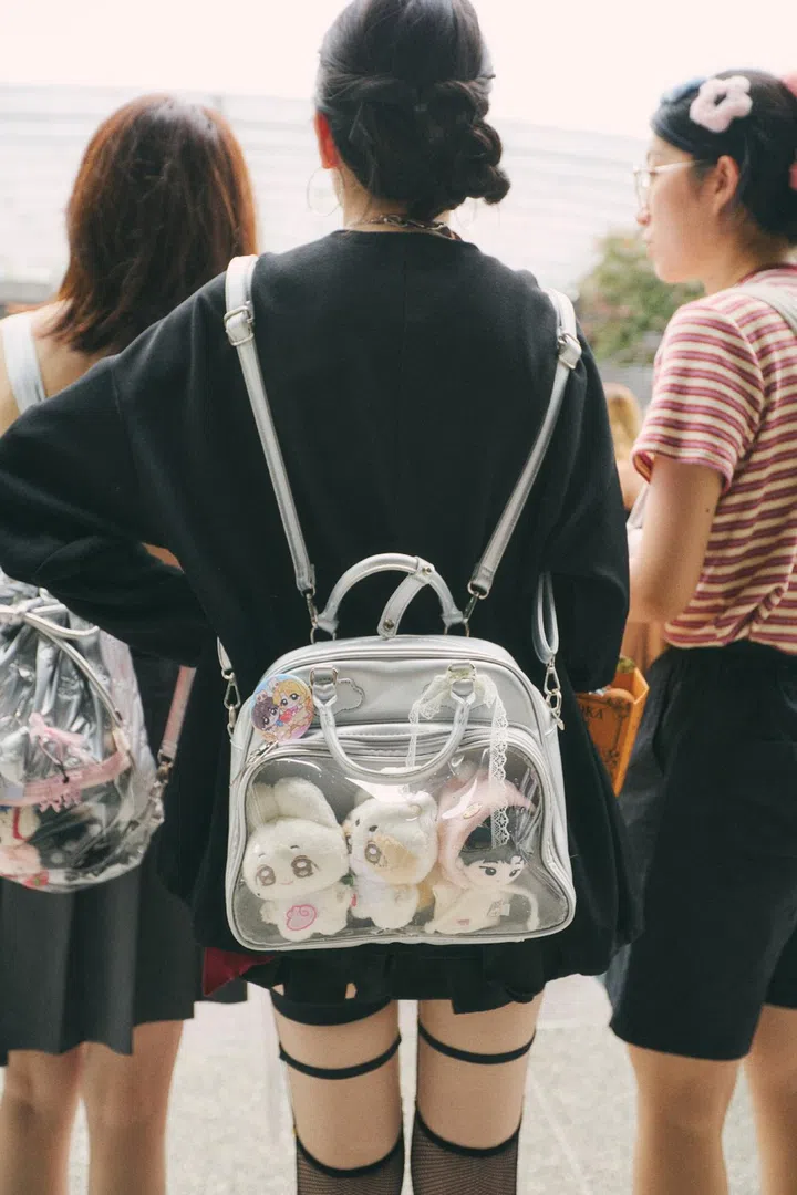 seventeen right here concert 2025 singapore member toys