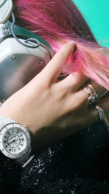 chanel j12