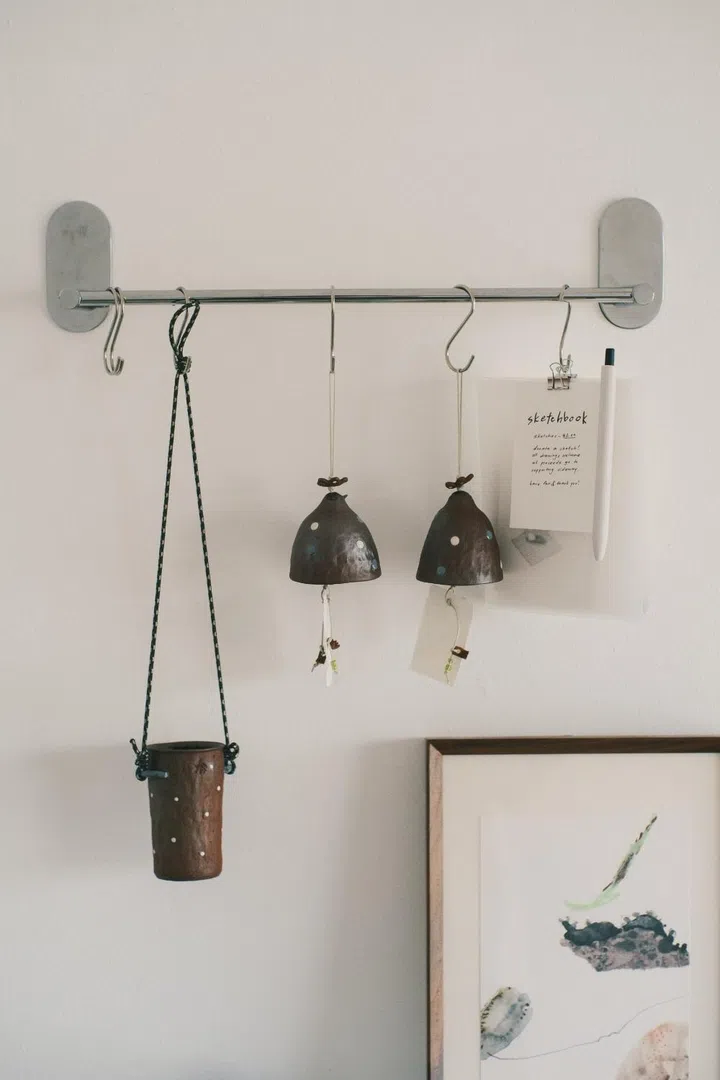 sideway-tiong-bahru-market-pottery-display-singapore