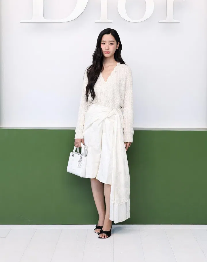 tontawan dior paris fashion week