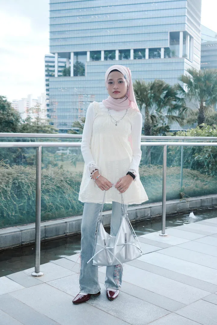 bow gracie abrams singapore sg concert outfit