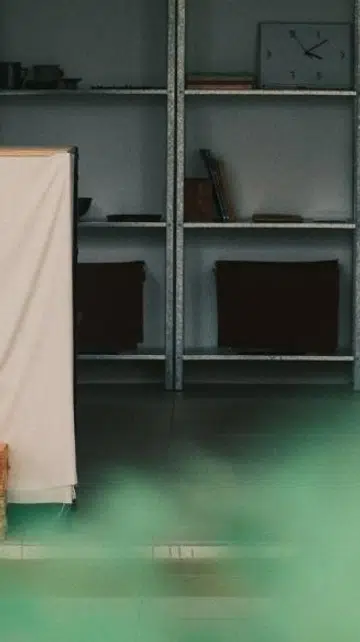 sideway-tiong-bahru-market-pottery-display-singapore