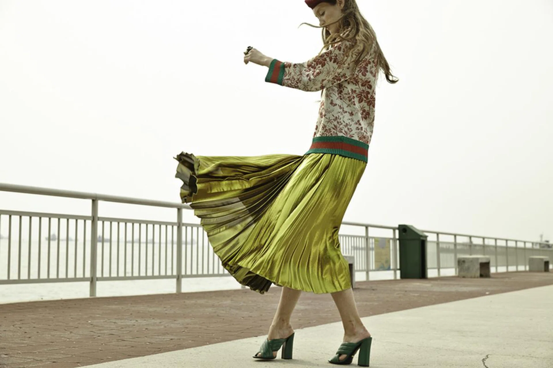 See Photos: Retro Kitsch Dresses, Tops & More To Wear On Holiday ...