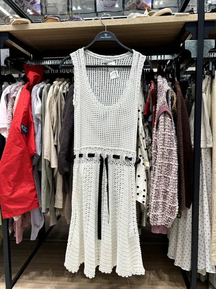 red valentino vintage 2nd street sg thrift store