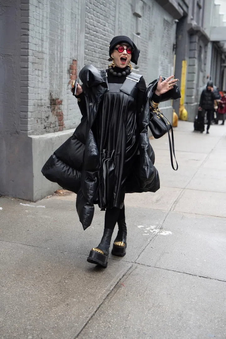 street style black dress