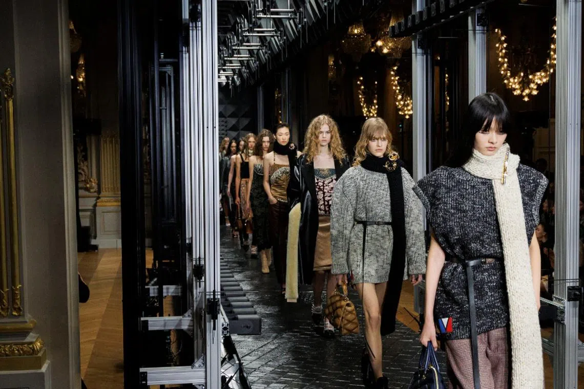 Watch The Fall/Winter 2023 Fashion Week Shows Here | FZINE Singapore