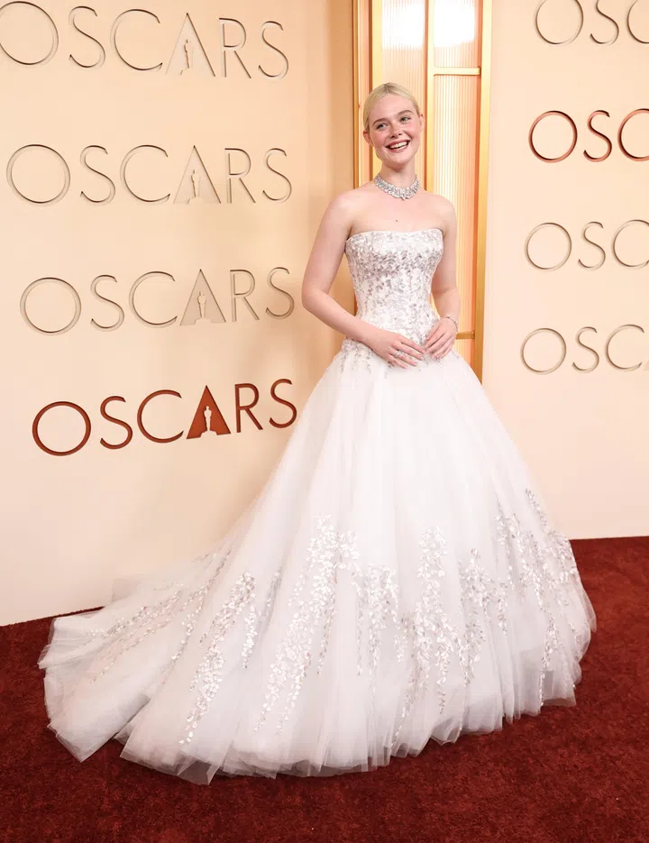 Best Oscars 2026 fashion Elle Fanning
