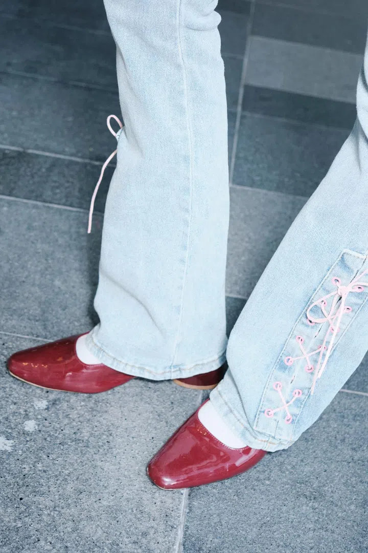 bow ribbon gracie abrams singapore sg concert outfit