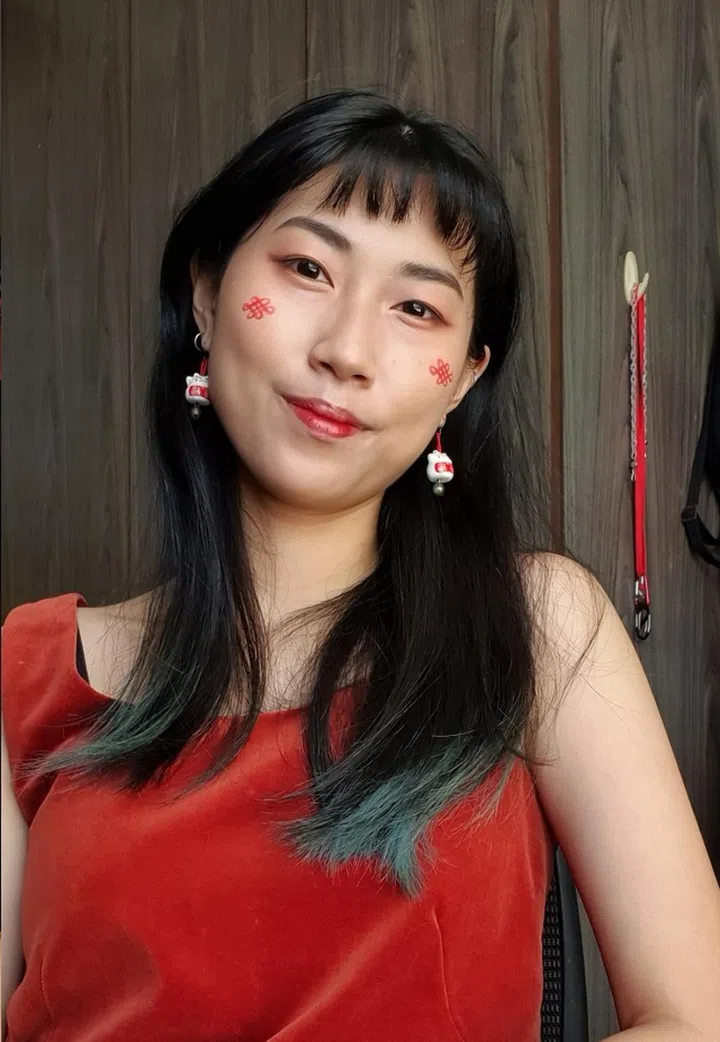 experimental makeup artist