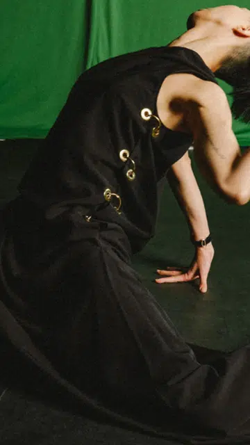 singapore pole dancer