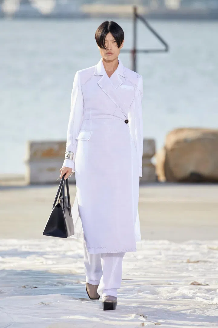A model walking on runway wearing Peter Do Spring Summer 2022 Women ready to wear Fashion Show on September 2021 in New York, USA