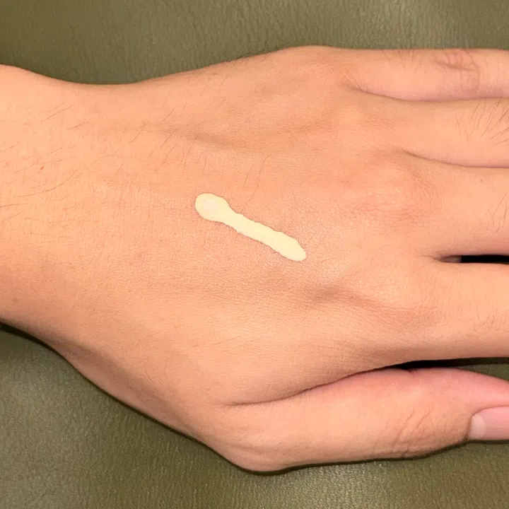 trying out the La Roche-Posay Anthelios UVMUNE 400 Anti-Dark Spots Fluid sunscreen