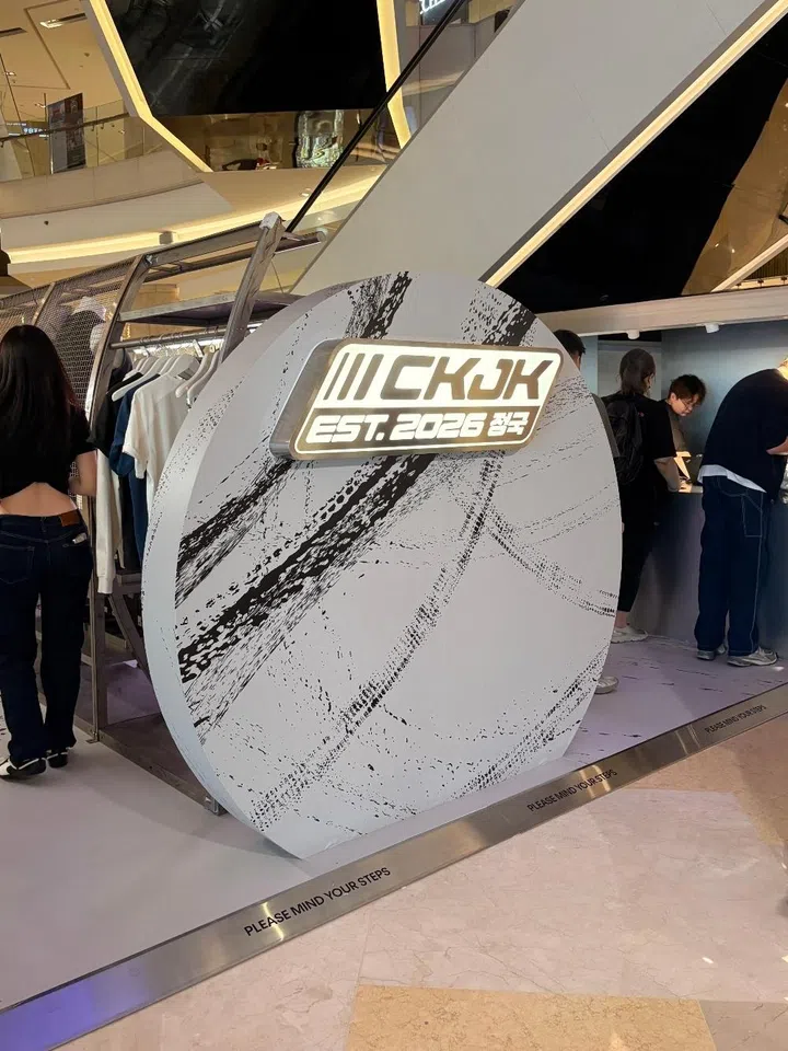calvin klein jungkook pop up store singapore sg ion orchard