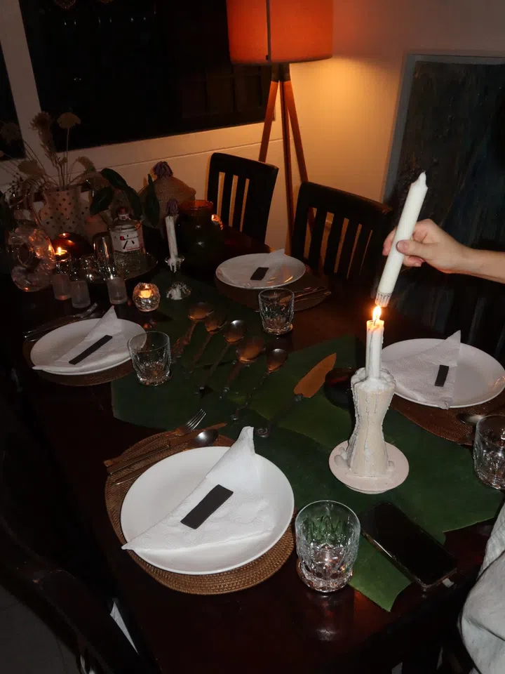 dinner party candle