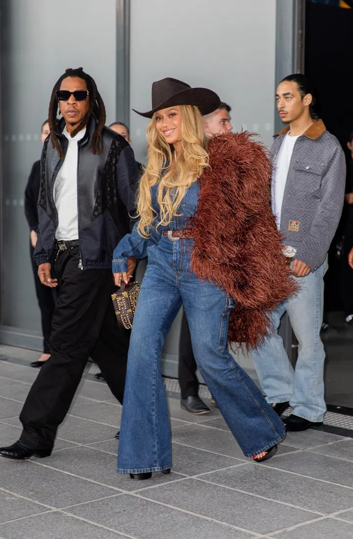 BEYONCE-AND-JAY-Z.louis vuitton mfw ss26
