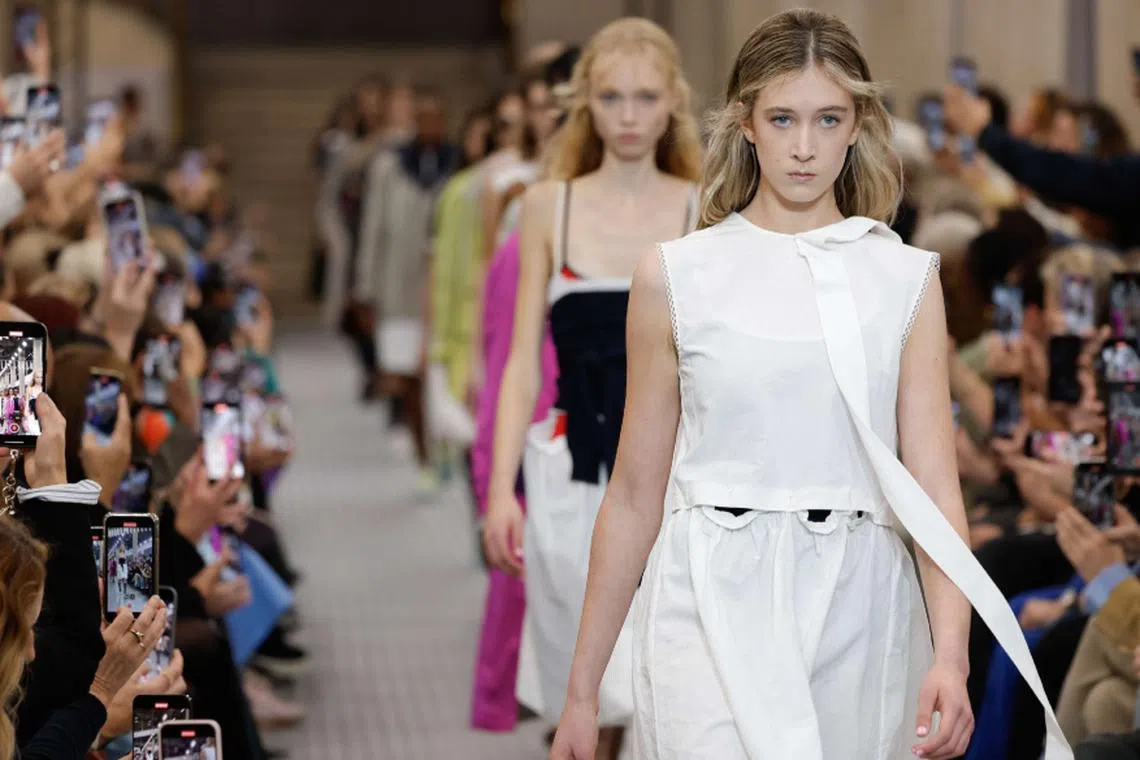 ｍi BLANC 2025 SUMMER COLLECTION Show Notes: Miu Miu Spring Summer 2025 | FZINE Singapore