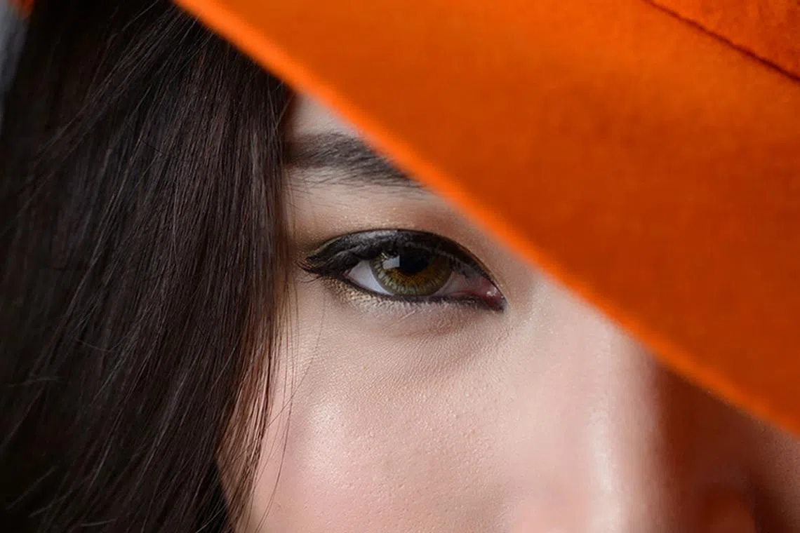 How To Conceal Evidence Of Late Work Nights So You’ll Look Super Fresh ...