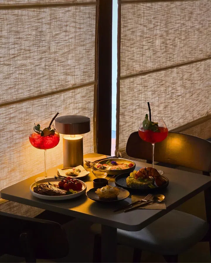 Foods and drinks at Luni Scent Bar & Kitchen