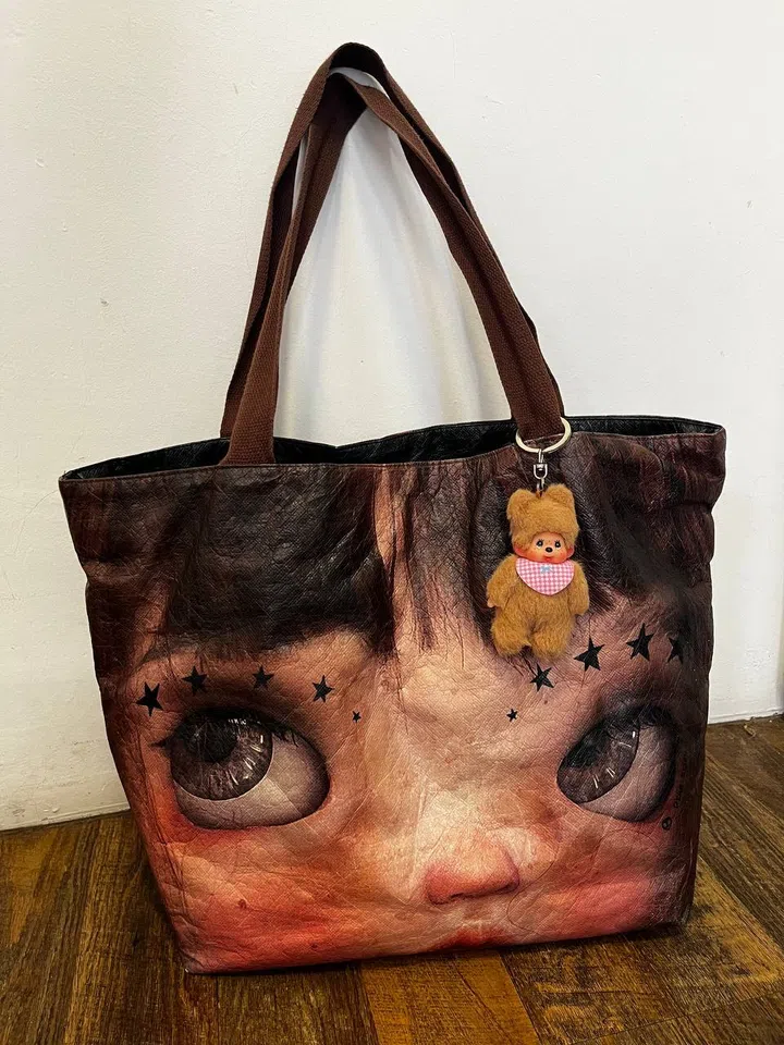 Dear Alien Gracie tote bag Blythe