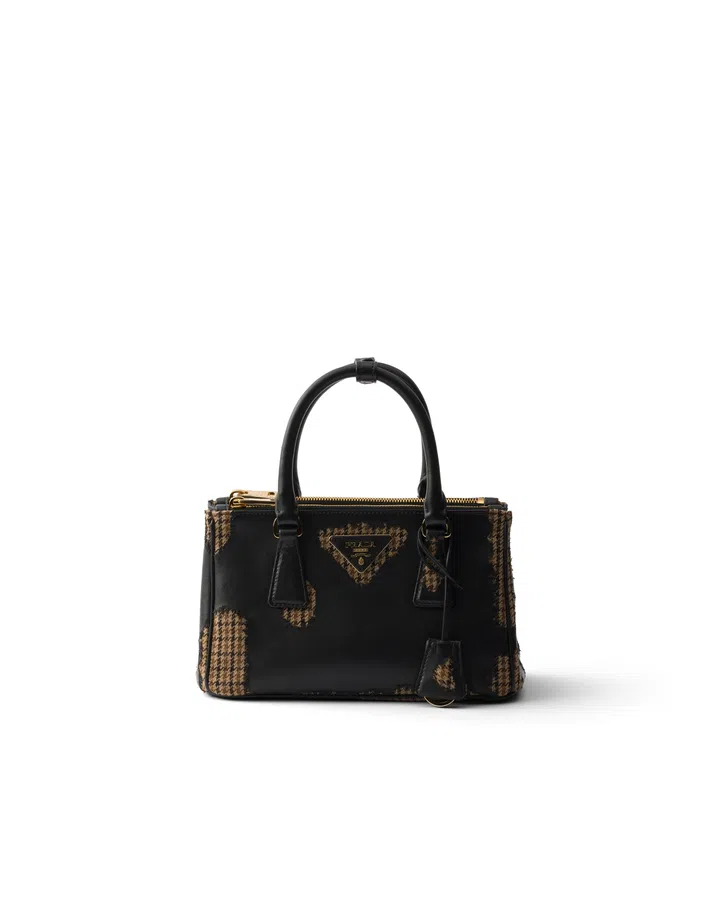 Vintage-inspired luxury branded handbags Fall Winter 2026 - Prada Galleria bag