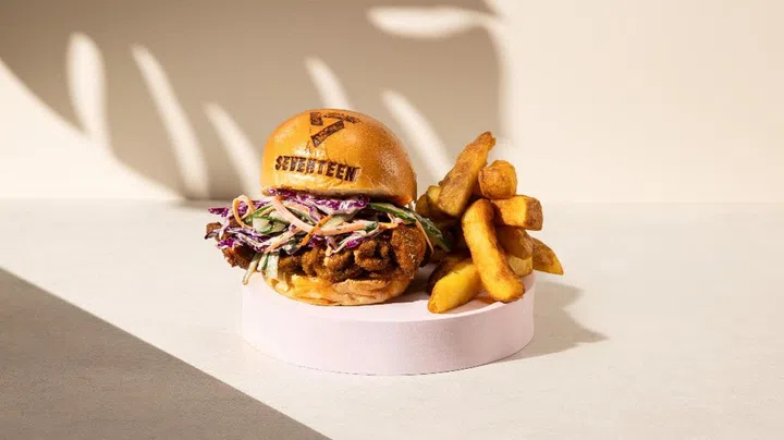 marina bay sands seventeen mbs x seventeen the wonderland with seventeen Bread Street Kitchen by Gordon Ramsay burger menu