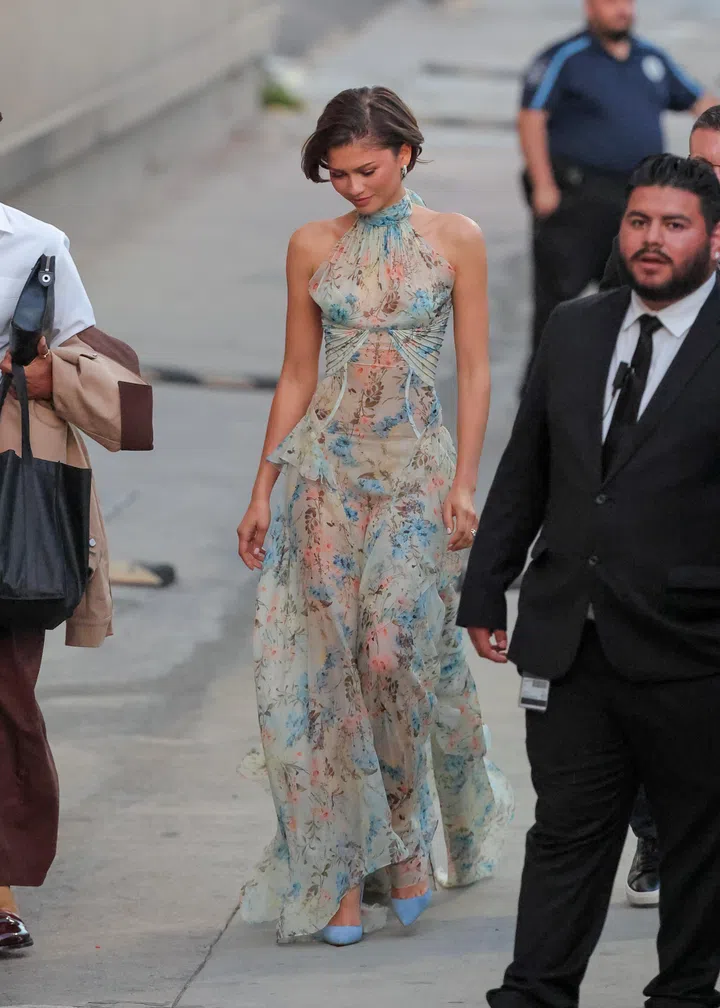 Zendaya The Drama Oufits