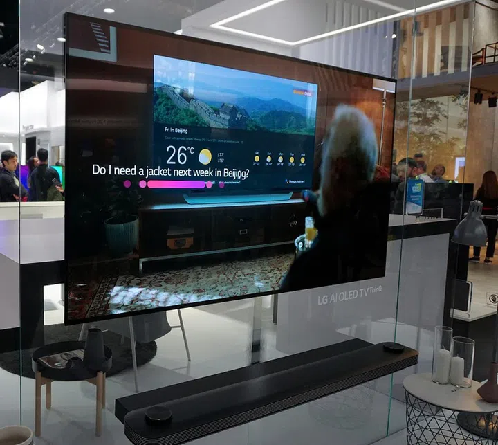 Watch a channel of your choice and still interact with Google Assistant at any time with any query, without it being obtrusive. LG has paid attention to the UI aspects while integrating the voice assistant feature and how it behaves.