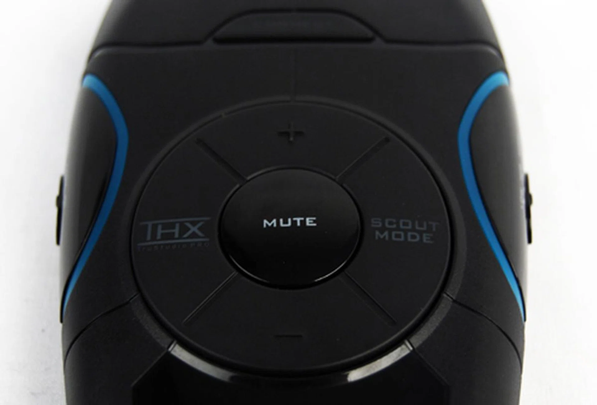 Prominently displayed in the middle of the device are the buttons for the various sound modes that the Creative headphones boasts.