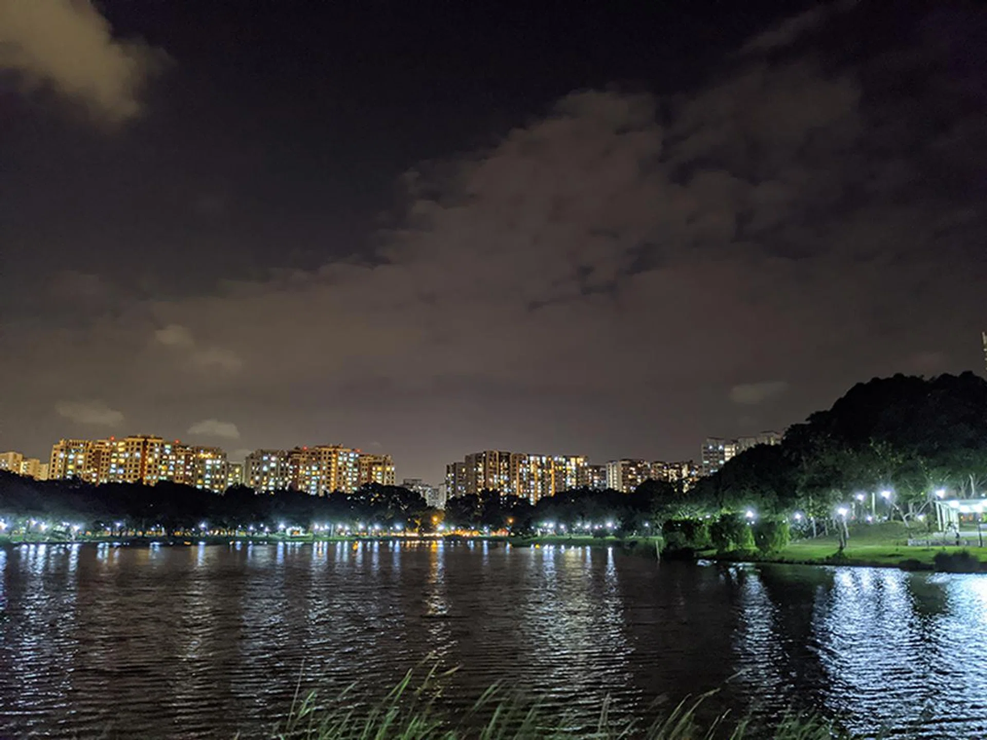 Pixel 4 XL Night Sight on. (Click to view full-size image)