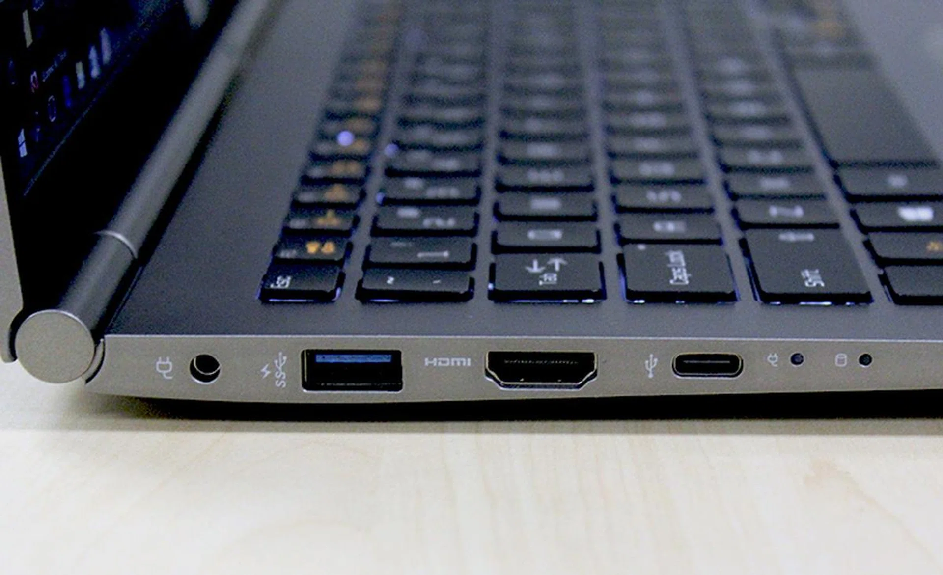 On the left, users can find the power jack, a USB 3.0 port, an HDMI port, and a USB Type-C port that supports USB 3.1.