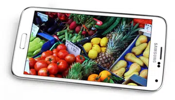 Samsung was supposed to use a QHD display for the Galaxy S5, but high costs of making the panels prevented it from doing so.