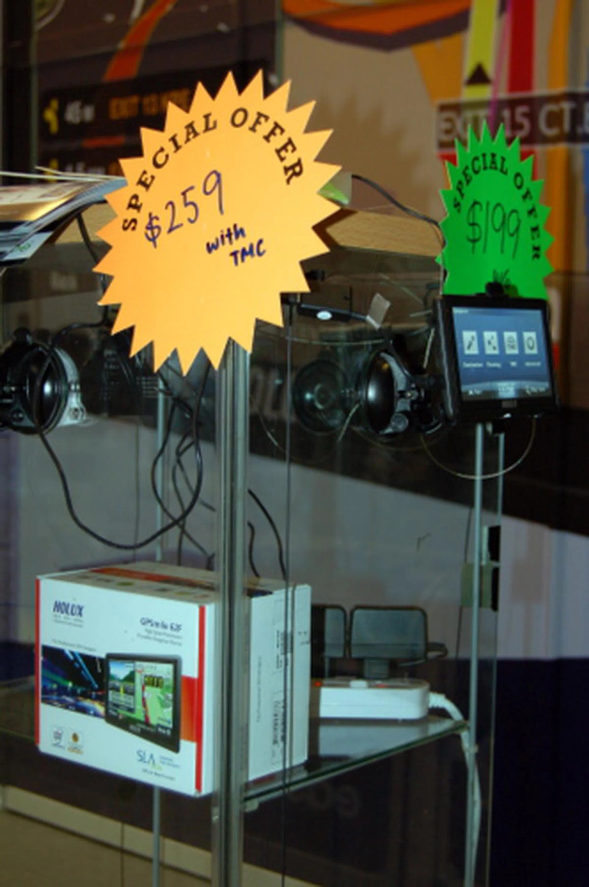 The Holux GPSmile 62F costs $259 with 2 years of traffic updates. SLA Official Singapore maps are loaded, with unlimited updates provided, and Holux users also enjoy free rental of overseas maps.