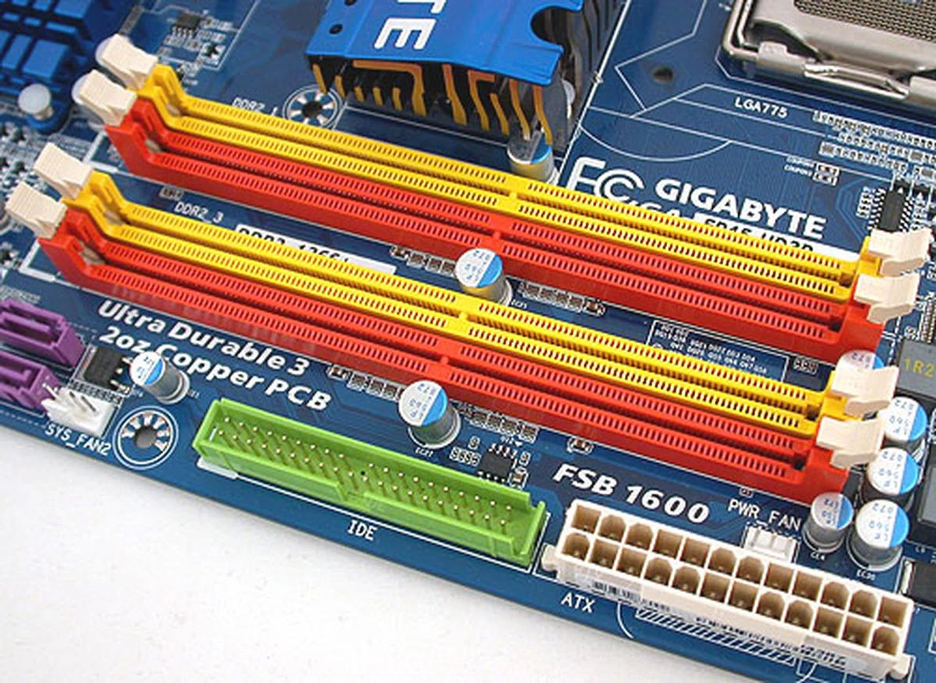 6 SATA 3.0Gbps ports are provided by the ICH10R Southbridge used with Intel's P45 Express chipset but Gigabyte has added two more (in purple) SATA ports using the 'Gigabyte SATA2' controller chip depicted here. This chip also provides legacy IDE support for up to two devices.