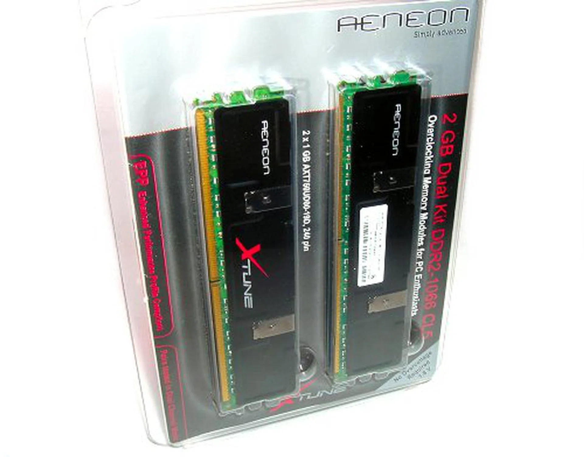 The AENEON XTUNE AXT760UD00-19D DDR2-1066 2GB kit.
