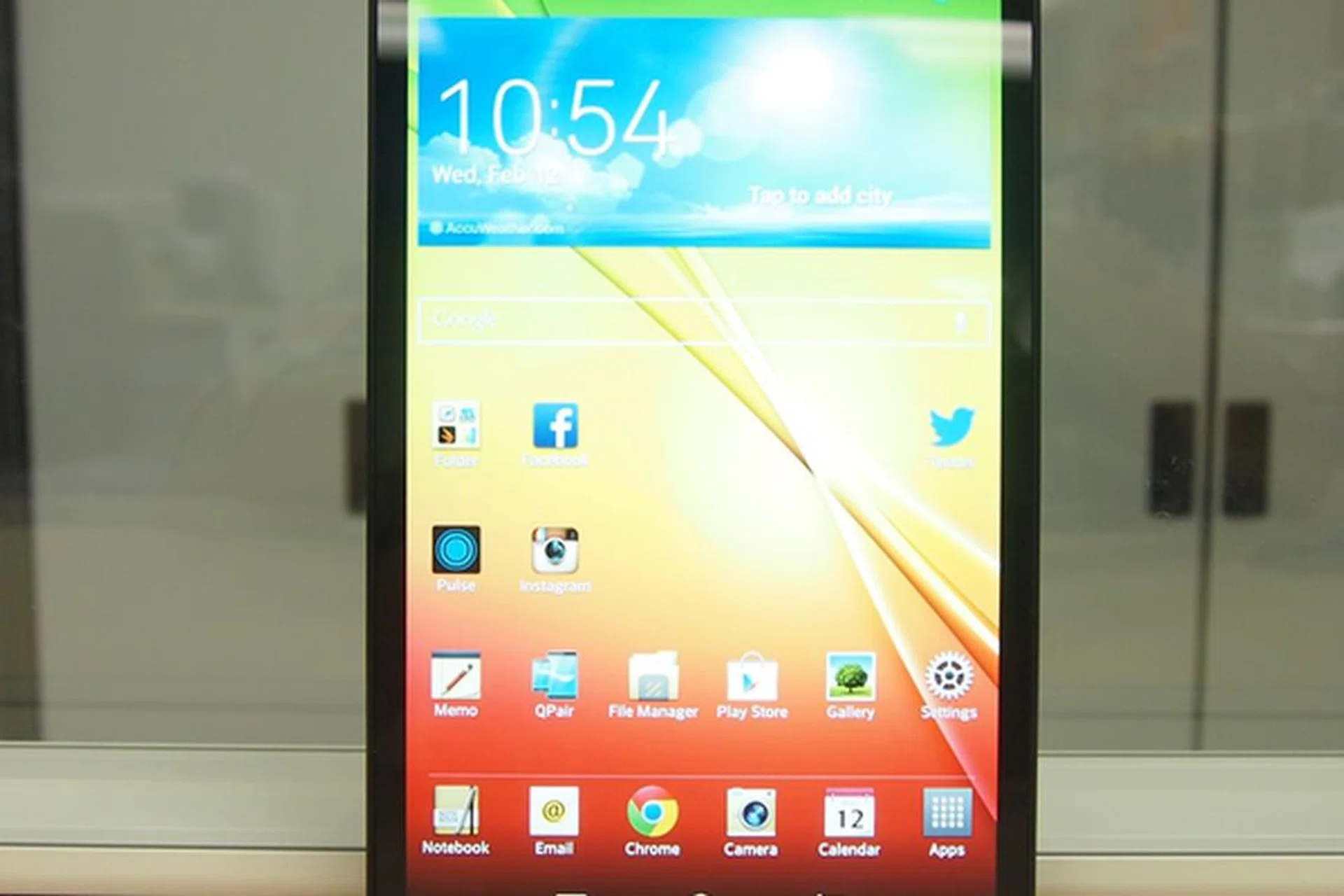 As the first LG tablet to be available in Singapore, how does the G Tablet 8.3 fare? Read on to find out more.