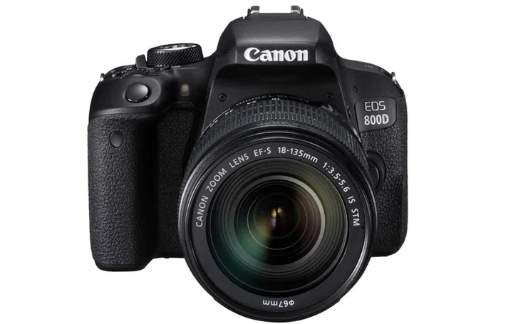 The EOS 800D brings mid level features to a beginners. 