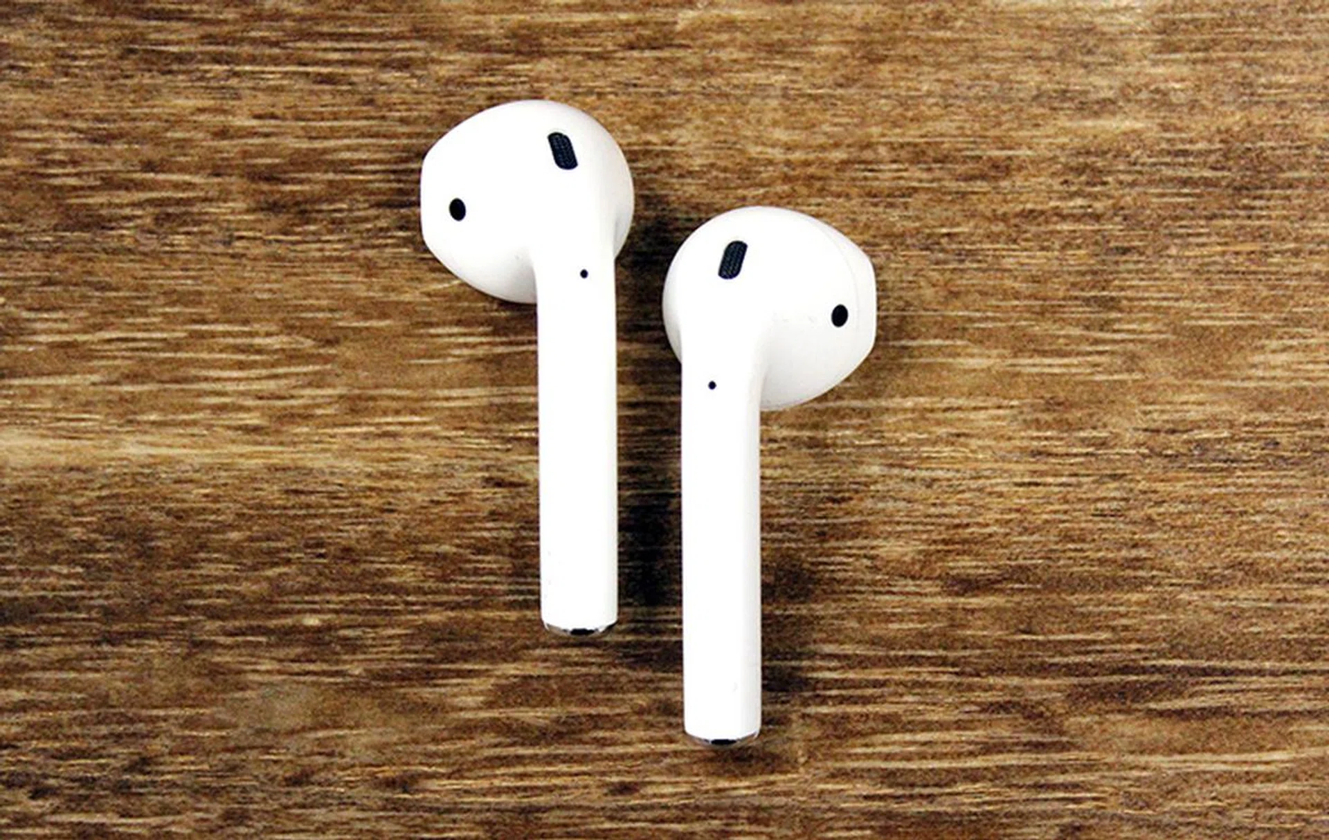 For earbuds, the AirPods actually sound pretty good. However, it may not fit snugly in everyone's ears.