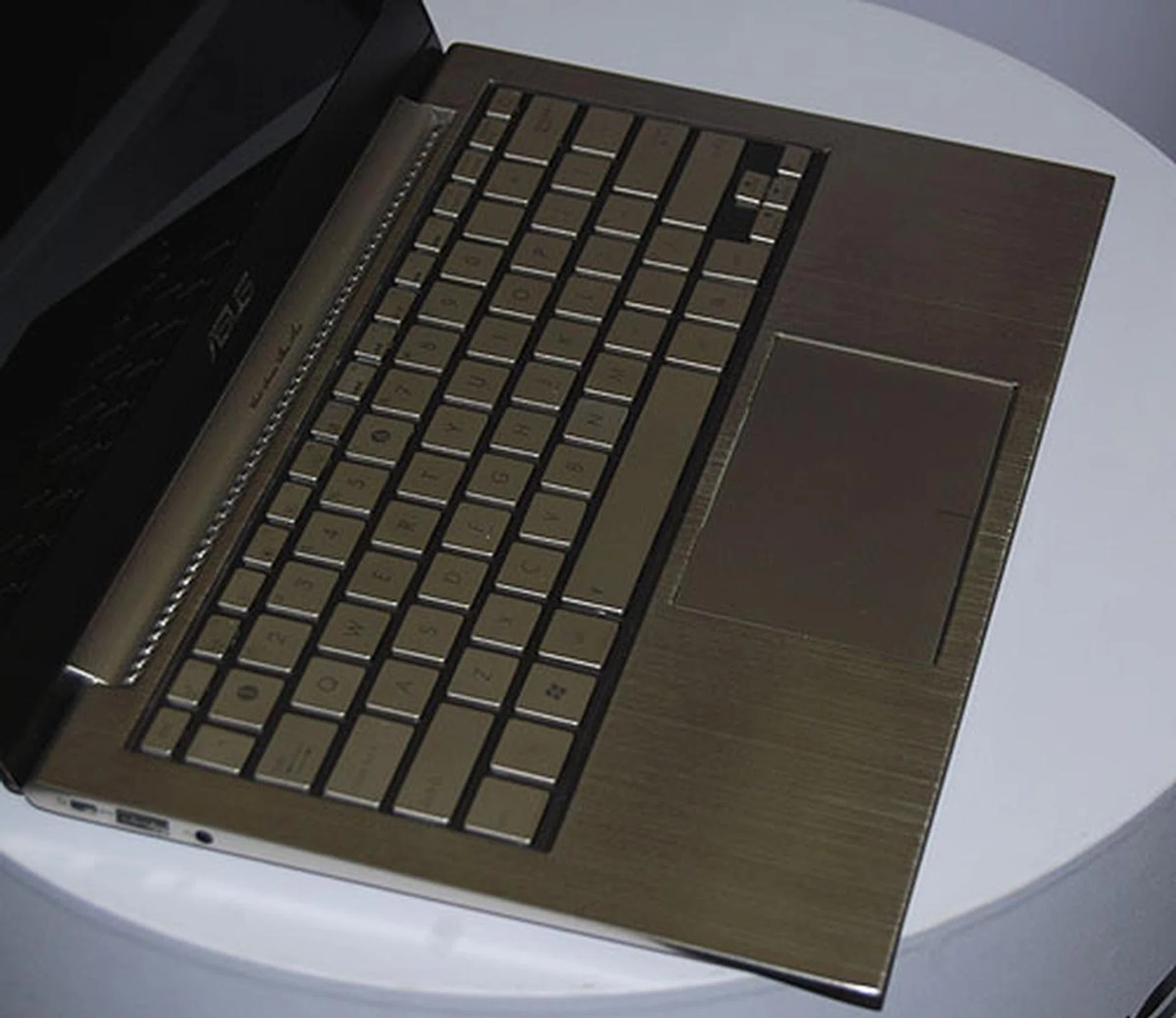 A chiclet style keyboard that's the rage among many notebook manufacturers. But those metal keys look so cold and metallic. 