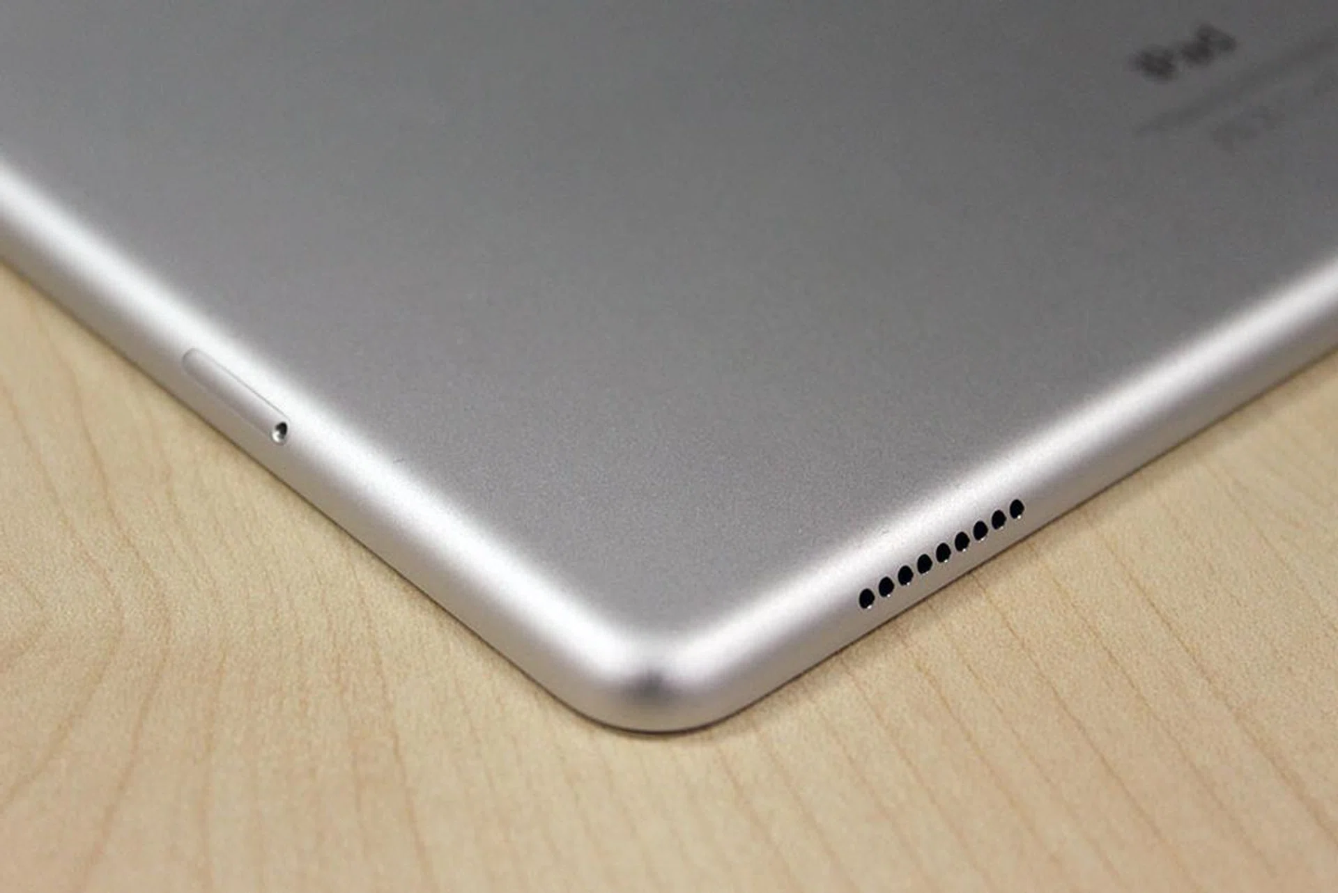 Speaker grilles are located at all four corners of the iPad Pro.