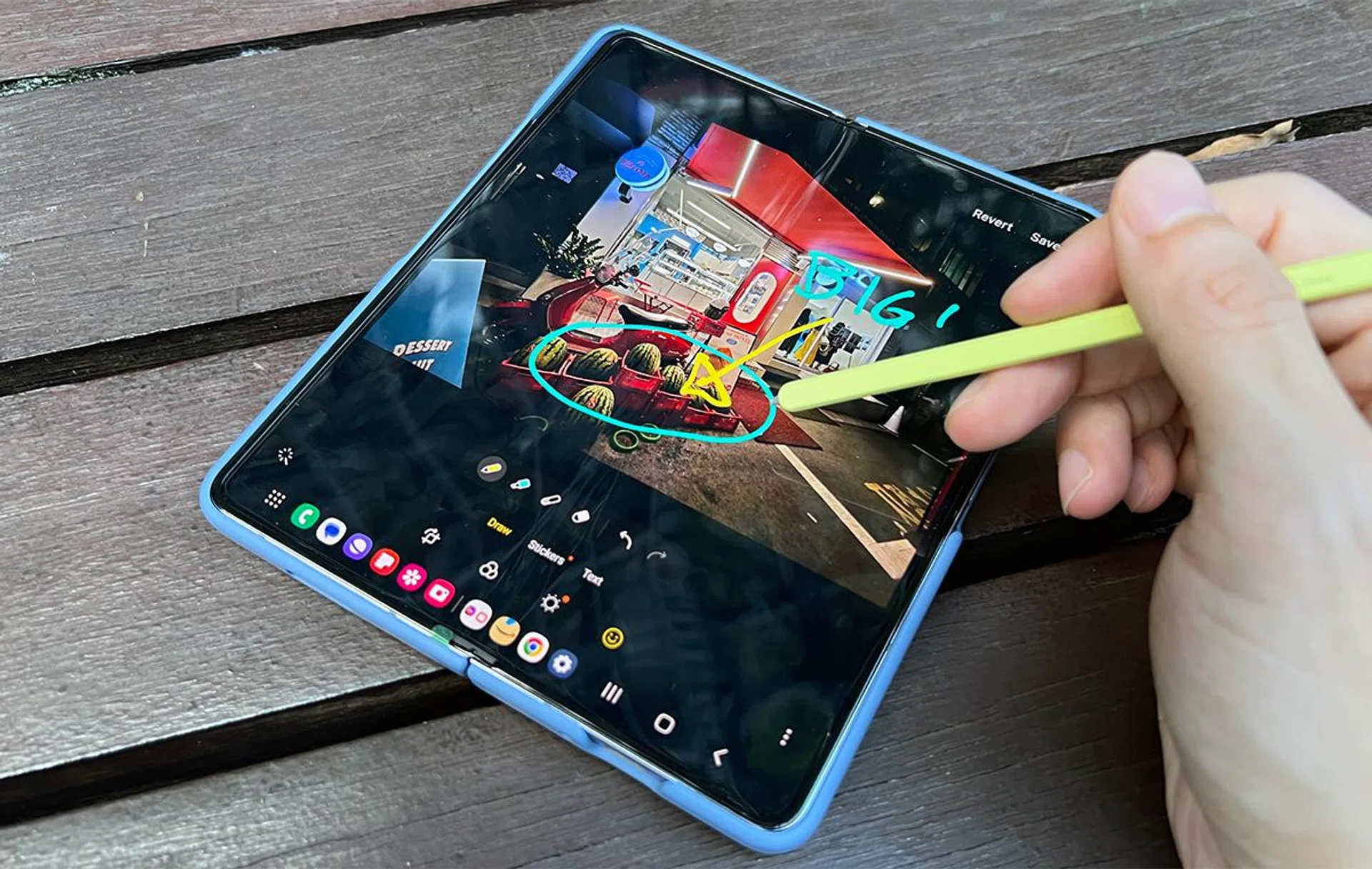 Annotating with a slimmer, lighter S Pen is not a problem at all. You can literally draw attention to these big, juicy melons.