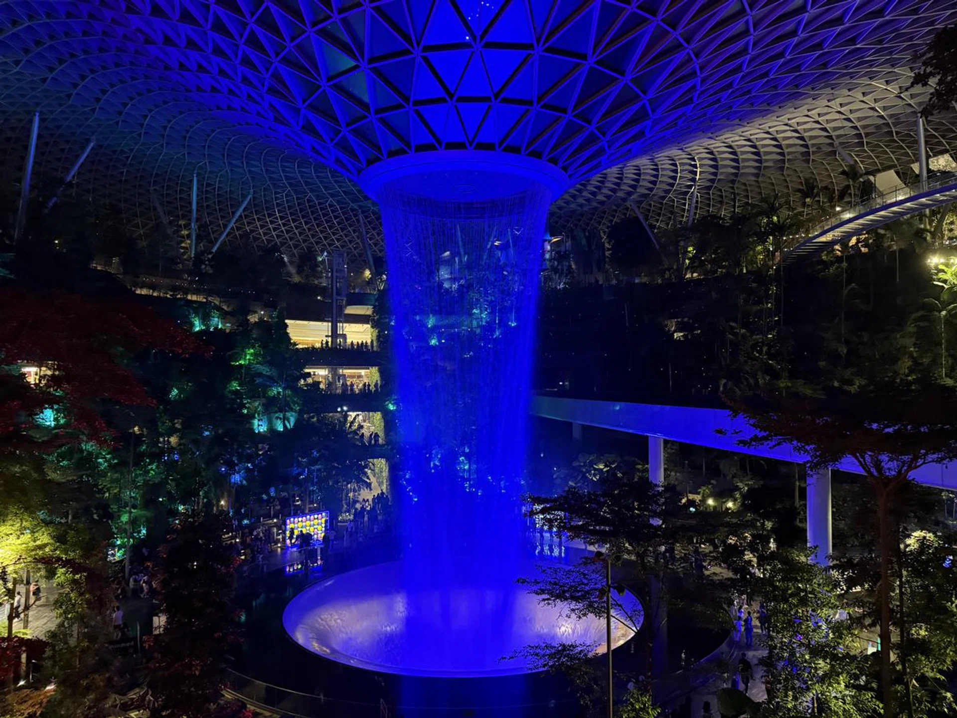 In this scene, however, the iPhone 16 Pro gets it more correctly. Taken with the iPhone 16 Pro's main camera. (Click to see image in full resolution) Photo: HWZ