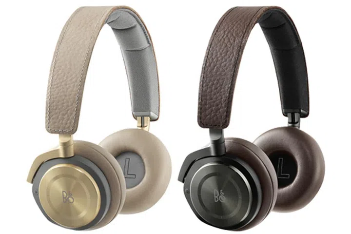 The BeoPlay H8 in Gray Hazel and Argilla Bright.