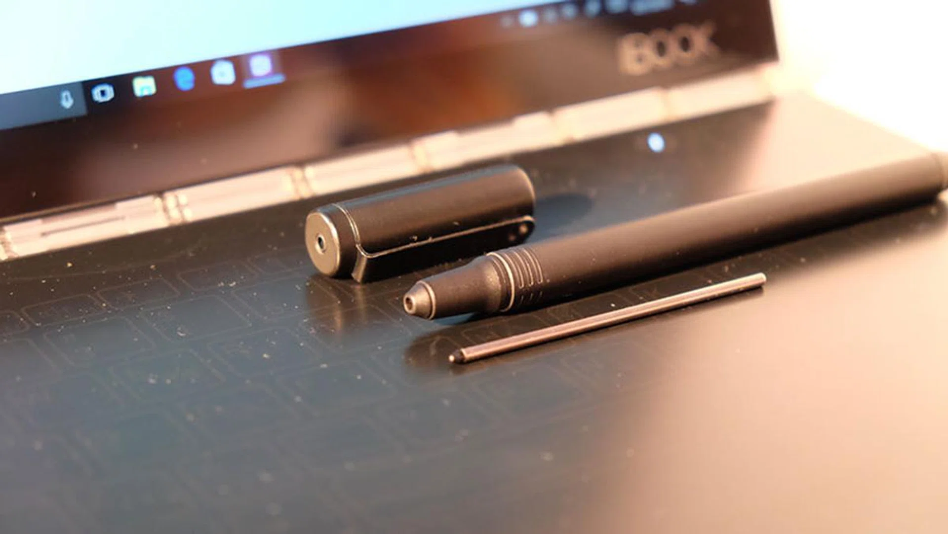 Lenovo Yoga Book real pen