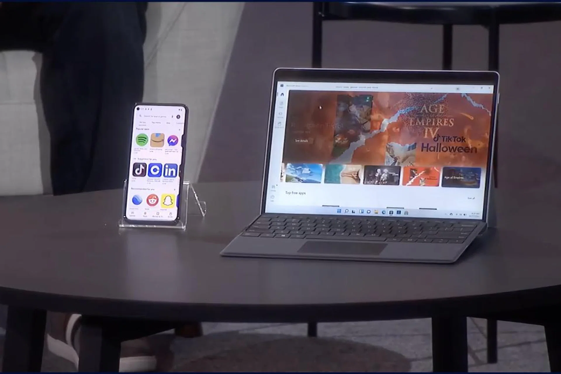 Hang on! Android apps on Windows 11 is still coming! 