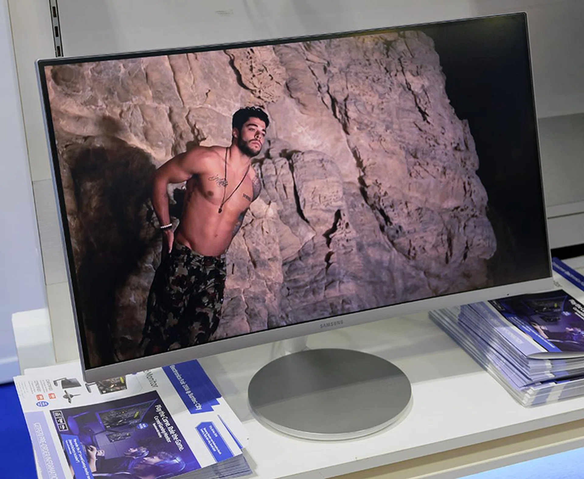 The Samsung C24F390FHEX is a 23.6-inch monitor with a curved display and it supports a resolution of 1920 x 1080 pixels. At $228 (U.P $328), it was one of the most affordable curved monitors we saw.