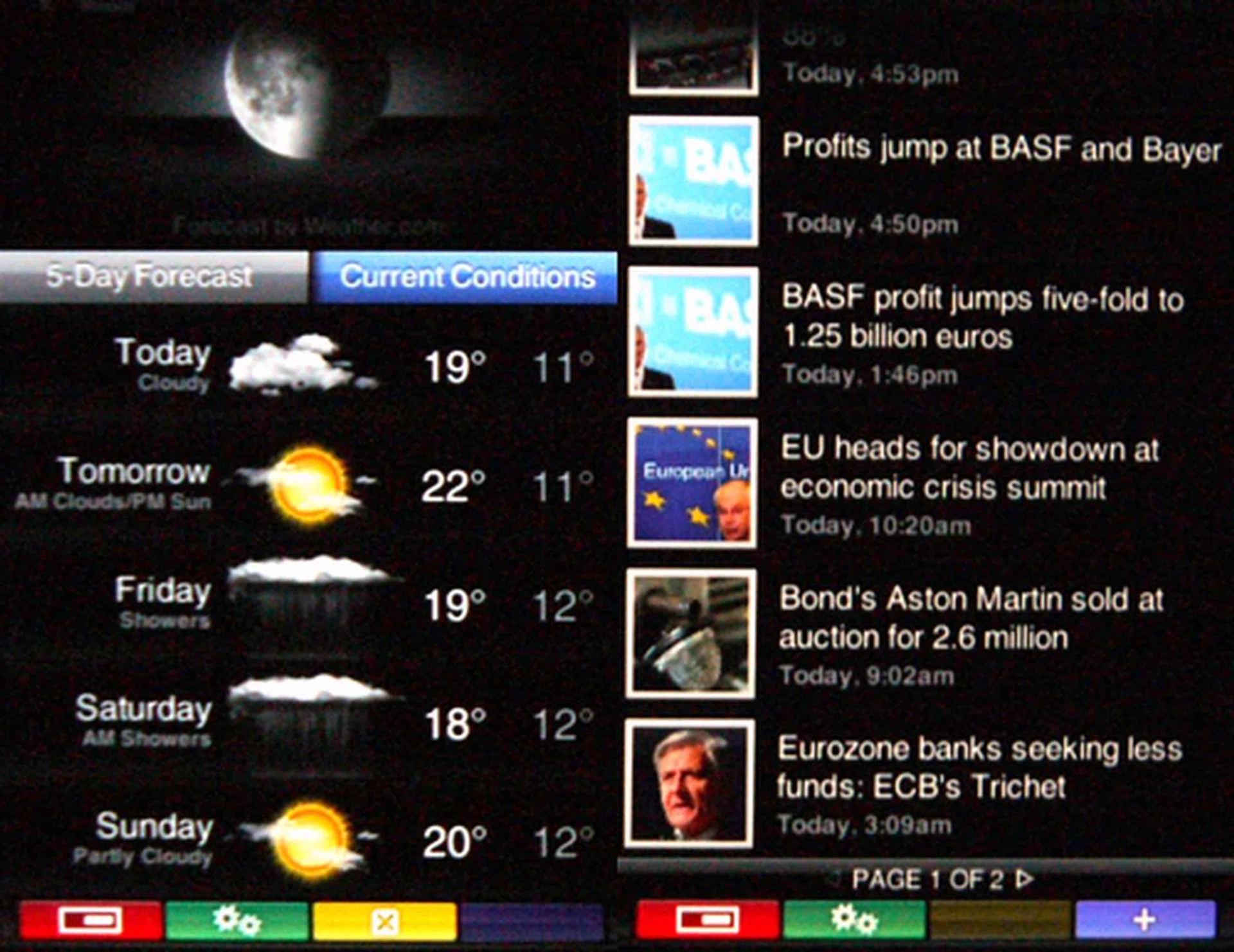 Screenshots of Yahoo Weather and News widgets. Select the green settings button to customize the application or add more elements.