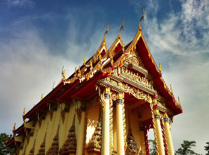 In a shot like this, you'd usually get either a bright temple and white sky, or a blue sky and dark temple because of the light. But with Pro HDR I could capture both the details in the temple, including the unlit side, and keep the blue sky and white cloud detail in the image.