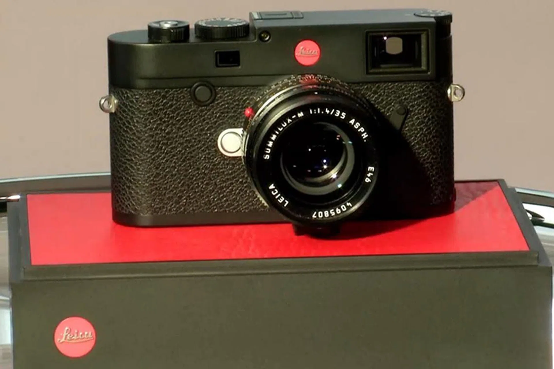 Leica M10-R.
